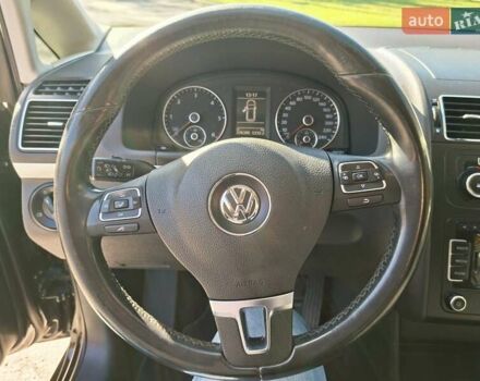 Черный Фольксваген Туран, объемом двигателя 1.6 л и пробегом 275 тыс. км за 9600 $, фото 65 на Automoto.ua