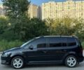 Черный Фольксваген Туран, объемом двигателя 1.6 л и пробегом 230 тыс. км за 10950 $, фото 2 на Automoto.ua