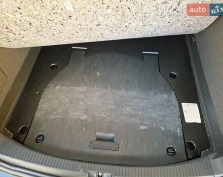 Черный Фольксваген Туран, объемом двигателя 1.6 л и пробегом 275 тыс. км за 9600 $, фото 41 на Automoto.ua