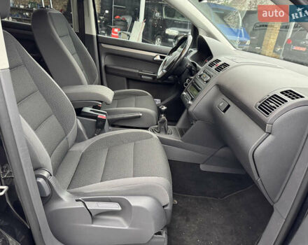 Черный Фольксваген Туран, объемом двигателя 2 л и пробегом 204 тыс. км за 11300 $, фото 17 на Automoto.ua