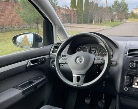 Черный Фольксваген Туран, объемом двигателя 1.6 л и пробегом 185 тыс. км за 11300 $, фото 47 на Automoto.ua