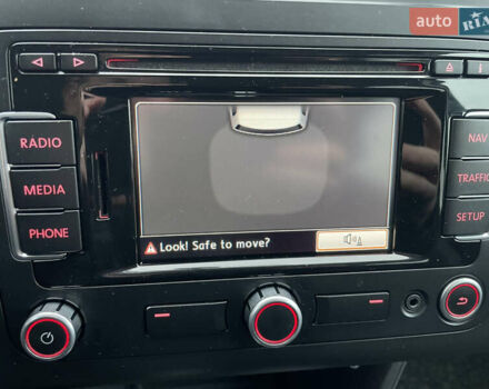 Черный Фольксваген Туран, объемом двигателя 1.6 л и пробегом 333 тыс. км за 9300 $, фото 22 на Automoto.ua