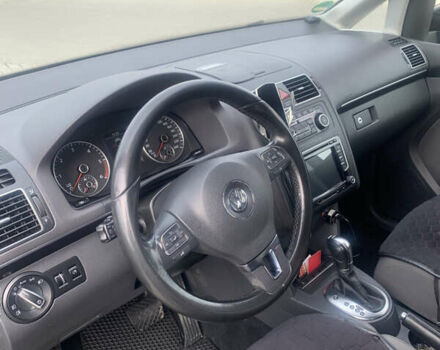 Черный Фольксваген Туран, объемом двигателя 1.97 л и пробегом 205 тыс. км за 12500 $, фото 9 на Automoto.ua