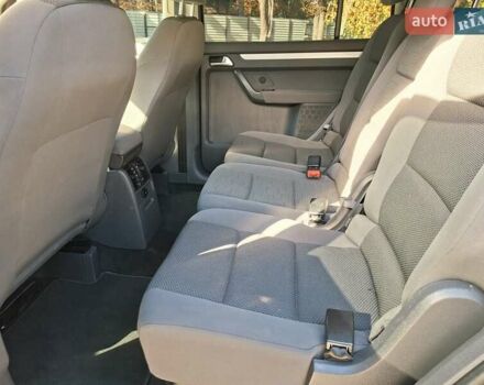 Черный Фольксваген Туран, объемом двигателя 1.6 л и пробегом 275 тыс. км за 9600 $, фото 31 на Automoto.ua