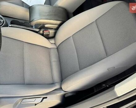 Черный Фольксваген Туран, объемом двигателя 1.6 л и пробегом 256 тыс. км за 8999 $, фото 12 на Automoto.ua