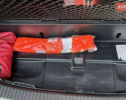 Черный Фольксваген Туран, объемом двигателя 1.6 л и пробегом 185 тыс. км за 11300 $, фото 58 на Automoto.ua