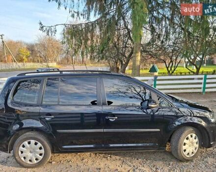 Черный Фольксваген Туран, объемом двигателя 1.6 л и пробегом 275 тыс. км за 9600 $, фото 5 на Automoto.ua