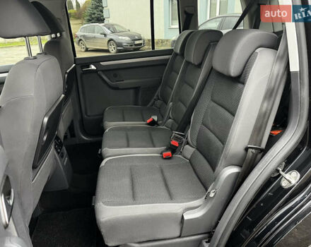 Черный Фольксваген Туран, объемом двигателя 1.6 л и пробегом 296 тыс. км за 9999 $, фото 25 на Automoto.ua