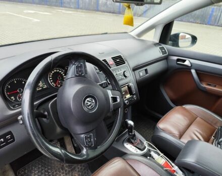 Чорний Фольксваген Туран, об'ємом двигуна 2 л та пробігом 273 тис. км за 8700 $, фото 21 на Automoto.ua