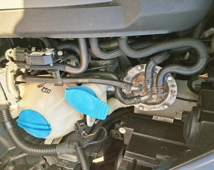 Черный Фольксваген Туран, объемом двигателя 1.6 л и пробегом 275 тыс. км за 9600 $, фото 14 на Automoto.ua