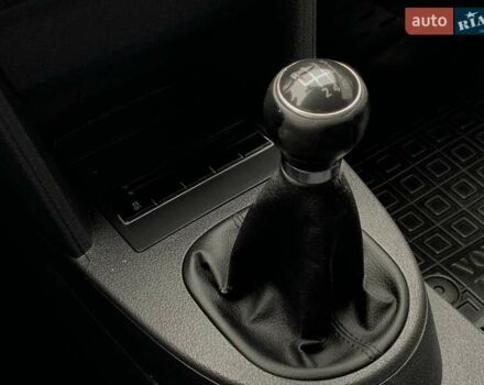 Черный Фольксваген Туран, объемом двигателя 2 л и пробегом 283 тыс. км за 12555 $, фото 46 на Automoto.ua