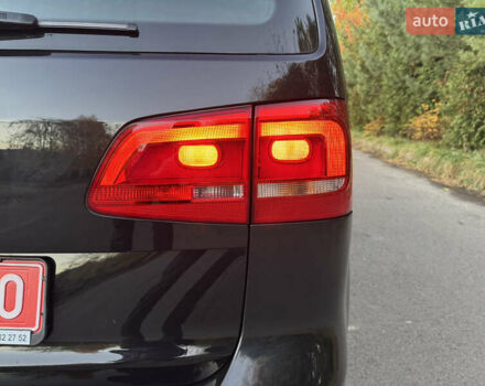 Чорний Фольксваген Туран, об'ємом двигуна 1.6 л та пробігом 185 тис. км за 11650 $, фото 26 на Automoto.ua