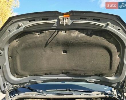 Черный Фольксваген Туран, объемом двигателя 1.6 л и пробегом 275 тыс. км за 9600 $, фото 18 на Automoto.ua