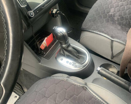 Черный Фольксваген Туран, объемом двигателя 1.97 л и пробегом 205 тыс. км за 12500 $, фото 11 на Automoto.ua