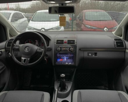 Черный Фольксваген Туран, объемом двигателя 2 л и пробегом 283 тыс. км за 12555 $, фото 17 на Automoto.ua