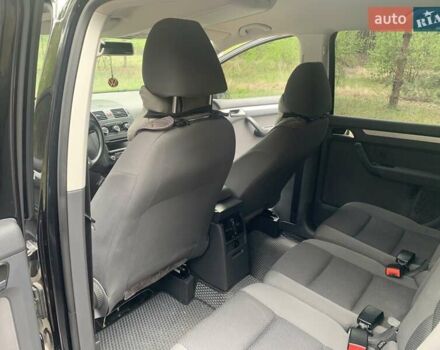 Чорний Фольксваген Туран, об'ємом двигуна 1.6 л та пробігом 254 тис. км за 10300 $, фото 15 на Automoto.ua