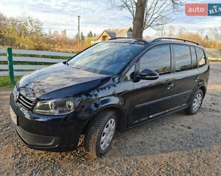 Черный Фольксваген Туран, объемом двигателя 1.6 л и пробегом 275 тыс. км за 9600 $, фото 1 на Automoto.ua