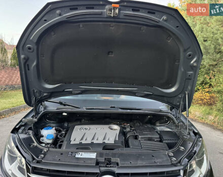 Черный Фольксваген Туран, объемом двигателя 1.6 л и пробегом 185 тыс. км за 11300 $, фото 71 на Automoto.ua