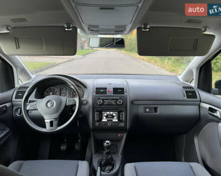 Чорний Фольксваген Туран, об'ємом двигуна 1.6 л та пробігом 185 тис. км за 11650 $, фото 1 на Automoto.ua