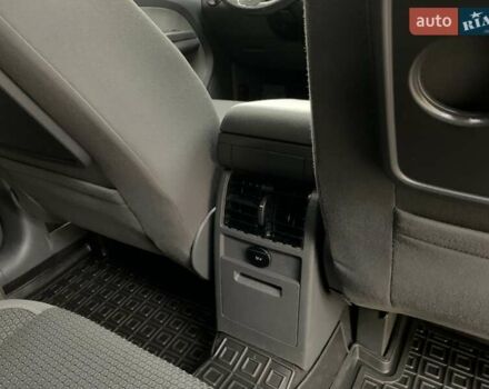 Черный Фольксваген Туран, объемом двигателя 2 л и пробегом 283 тыс. км за 12555 $, фото 31 на Automoto.ua