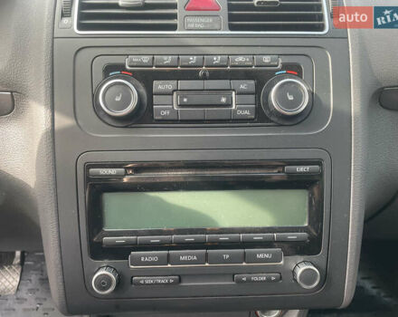 Черный Фольксваген Туран, объемом двигателя 1.39 л и пробегом 236 тыс. км за 8200 $, фото 34 на Automoto.ua