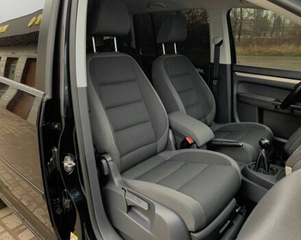 Черный Фольксваген Туран, объемом двигателя 2 л и пробегом 283 тыс. км за 12555 $, фото 15 на Automoto.ua