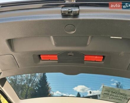 Черный Фольксваген Туран, объемом двигателя 1.6 л и пробегом 275 тыс. км за 9600 $, фото 32 на Automoto.ua