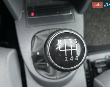 Черный Фольксваген Туран, объемом двигателя 1.6 л и пробегом 333 тыс. км за 9300 $, фото 21 на Automoto.ua