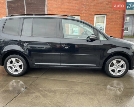 Черный Фольксваген Туран, объемом двигателя 1.6 л и пробегом 333 тыс. км за 9300 $, фото 5 на Automoto.ua