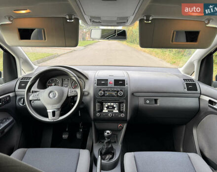 Чорний Фольксваген Туран, об'ємом двигуна 1.6 л та пробігом 185 тис. км за 11650 $, фото 29 на Automoto.ua