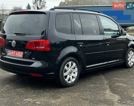 Черный Фольксваген Туран, объемом двигателя 1.6 л и пробегом 296 тыс. км за 9999 $, фото 5 на Automoto.ua