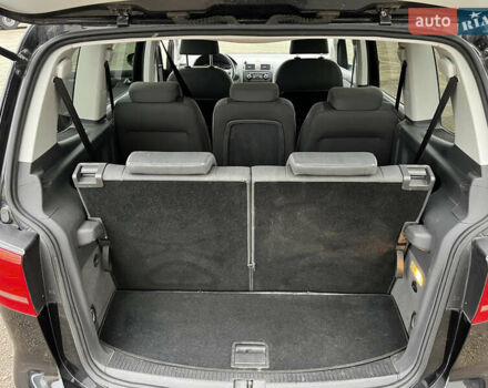 Черный Фольксваген Туран, объемом двигателя 1.6 л и пробегом 296 тыс. км за 9999 $, фото 26 на Automoto.ua