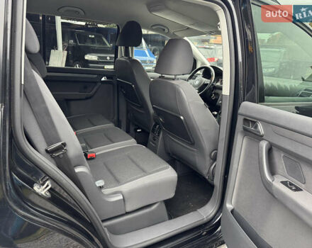 Черный Фольксваген Туран, объемом двигателя 2 л и пробегом 204 тыс. км за 11300 $, фото 21 на Automoto.ua