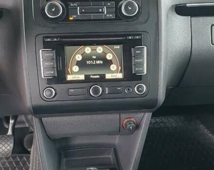 Черный Фольксваген Туран, объемом двигателя 1.98 л и пробегом 255 тыс. км за 12400 $, фото 11 на Automoto.ua