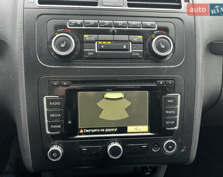 Черный Фольксваген Туран, объемом двигателя 1.6 л и пробегом 296 тыс. км за 9999 $, фото 24 на Automoto.ua