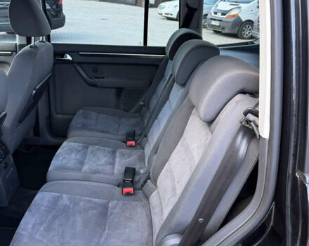 Чорний Фольксваген Туран, об'ємом двигуна 1.6 л та пробігом 265 тис. км за 10700 $, фото 27 на Automoto.ua