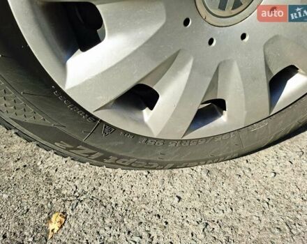 Черный Фольксваген Туран, объемом двигателя 1.6 л и пробегом 275 тыс. км за 9600 $, фото 11 на Automoto.ua