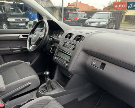 Черный Фольксваген Туран, объемом двигателя 2 л и пробегом 204 тыс. км за 11300 $, фото 20 на Automoto.ua