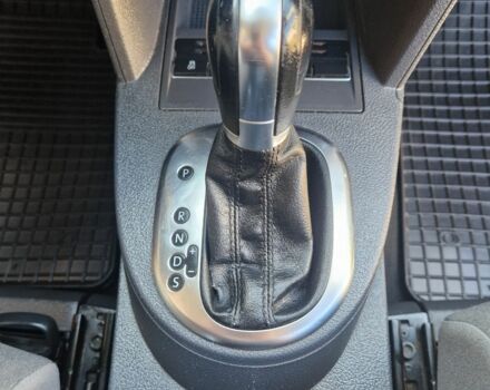 Чорний Фольксваген Туран, об'ємом двигуна 1.6 л та пробігом 273 тис. км за 9999 $, фото 21 на Automoto.ua