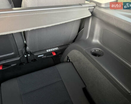 Черный Фольксваген Туран, объемом двигателя 1.6 л и пробегом 185 тыс. км за 11300 $, фото 65 на Automoto.ua