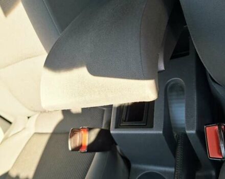 Черный Фольксваген Туран, объемом двигателя 1.6 л и пробегом 275 тыс. км за 9600 $, фото 78 на Automoto.ua