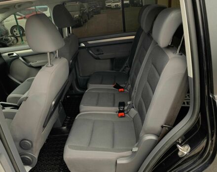 Черный Фольксваген Туран, объемом двигателя 2 л и пробегом 283 тыс. км за 12555 $, фото 12 на Automoto.ua