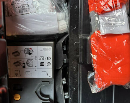 Черный Фольксваген Туран, объемом двигателя 1.6 л и пробегом 185 тыс. км за 11300 $, фото 59 на Automoto.ua