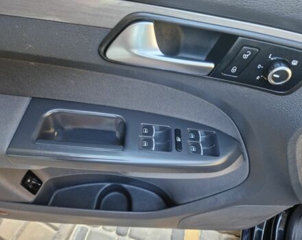 Чорний Фольксваген Туран, об'ємом двигуна 1.6 л та пробігом 273 тис. км за 9999 $, фото 17 на Automoto.ua