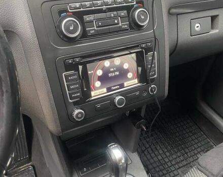 Черный Фольксваген Туран, объемом двигателя 1.97 л и пробегом 269 тыс. км за 11000 $, фото 4 на Automoto.ua