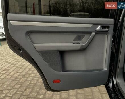 Черный Фольксваген Туран, объемом двигателя 2 л и пробегом 283 тыс. км за 12555 $, фото 25 на Automoto.ua