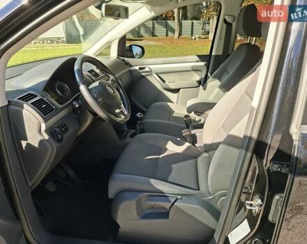 Черный Фольксваген Туран, объемом двигателя 1.6 л и пробегом 275 тыс. км за 9600 $, фото 24 на Automoto.ua