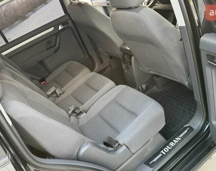 Черный Фольксваген Туран, объемом двигателя 1.6 л и пробегом 256 тыс. км за 8999 $, фото 20 на Automoto.ua