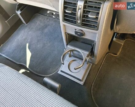 Черный Фольксваген Туран, объемом двигателя 1.6 л и пробегом 275 тыс. км за 9600 $, фото 50 на Automoto.ua