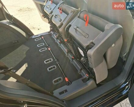 Черный Фольксваген Туран, объемом двигателя 1.6 л и пробегом 275 тыс. км за 9600 $, фото 86 на Automoto.ua